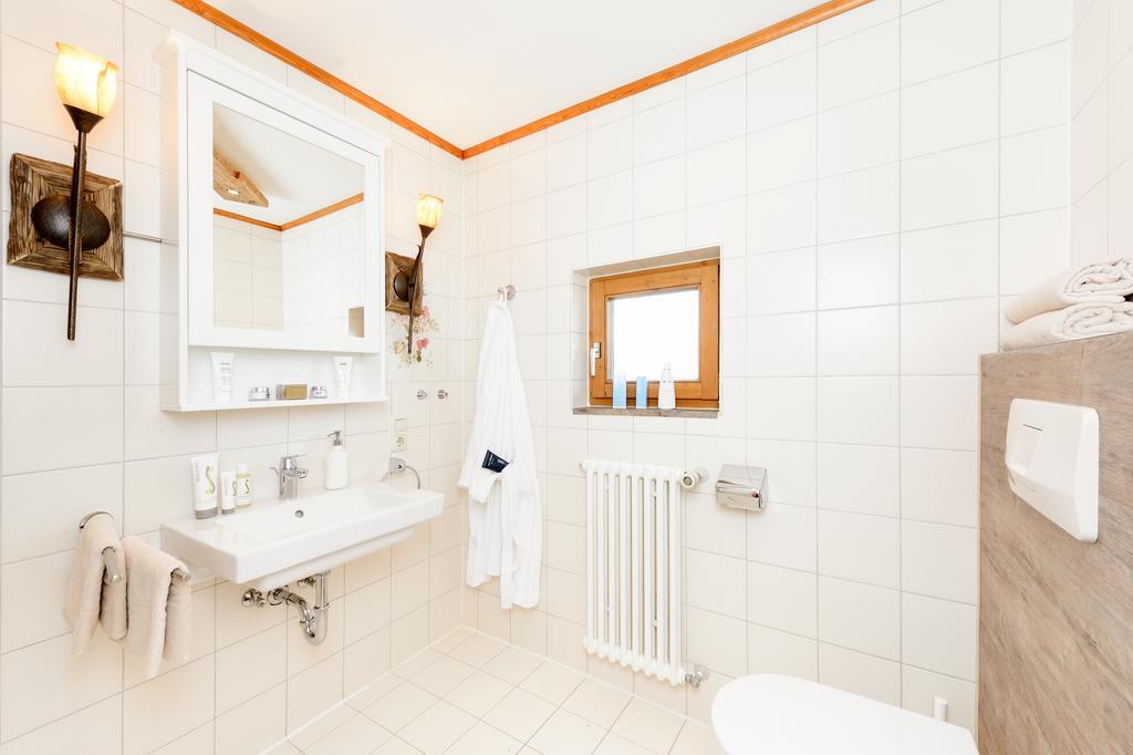 "Ferienwohnung Ess" - Annehmlichkeiten Von 4-Sterne Familien-Und Wellnesshotel Viktoria Koennen Mitbenutzt Werden Оберстдорф Экстерьер фото